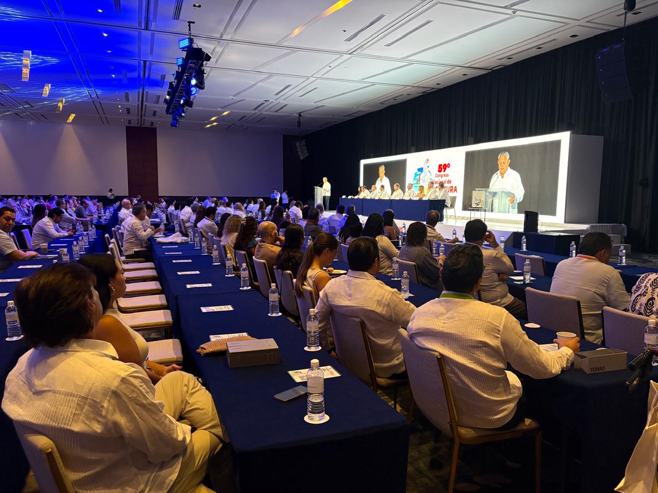UNA realiza su 59° Congreso Nacional de Avicultura en Los Cabos.